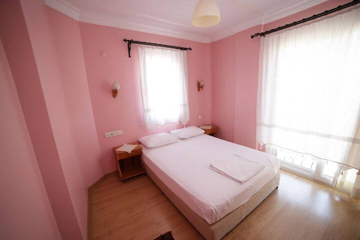 Room 12 of 64