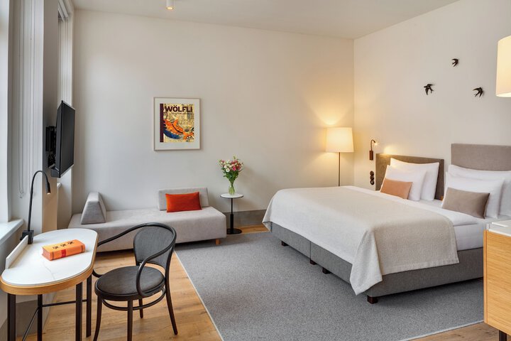 Room 10 of 40
