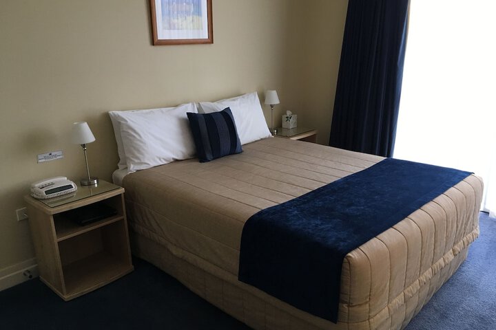 Room 4 of 66