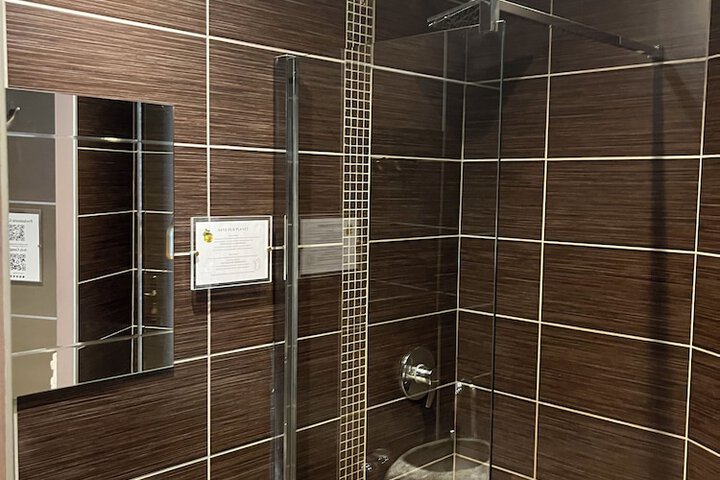 Room 75 of 109