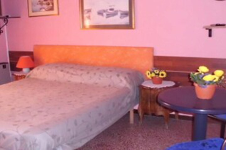 Room 22 of 25