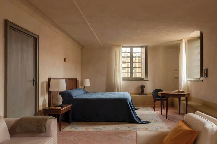 Room 27 of 187
