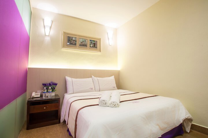 Room 8 of 32
