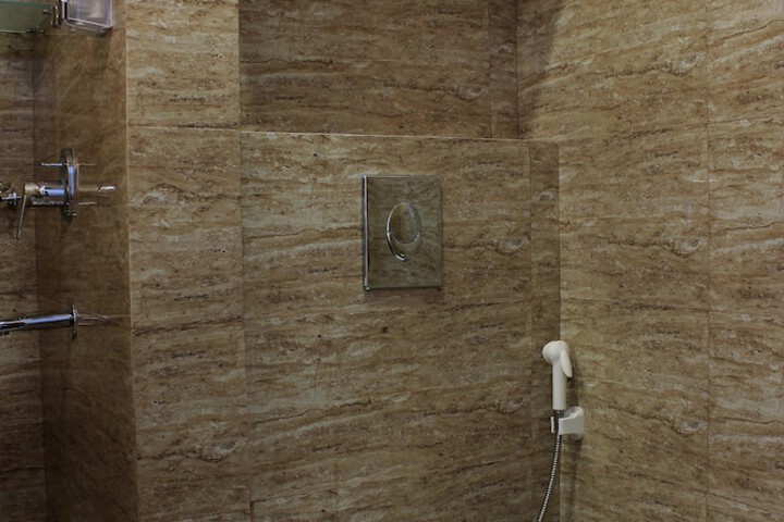 Room 13 of 21
