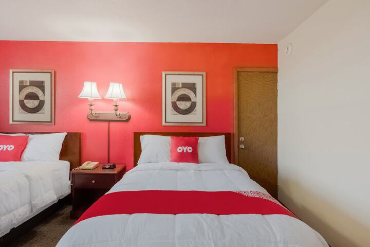 2 Double Beds (3 of 8)