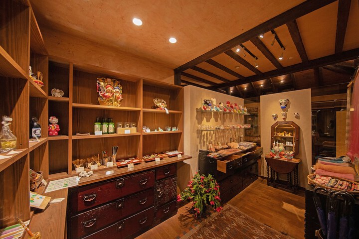 Gift Shop 18 of 43