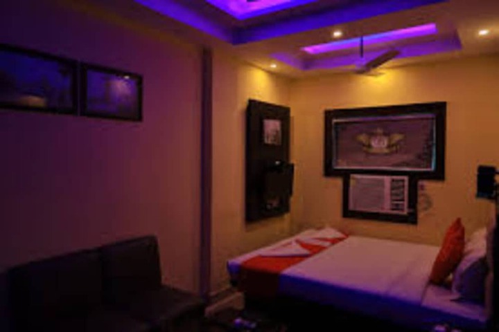 Room 2 of 19