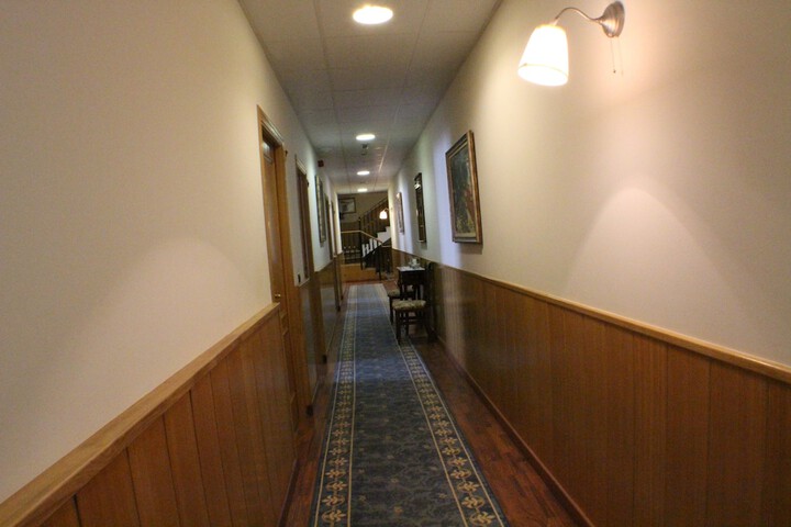 Ballroom/Hall 25 of 33