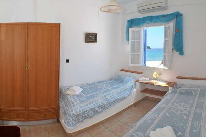 Room 9 of 31