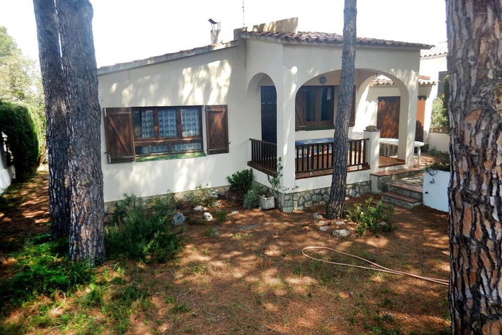 Inviting Home in Lescala With Private Terrace