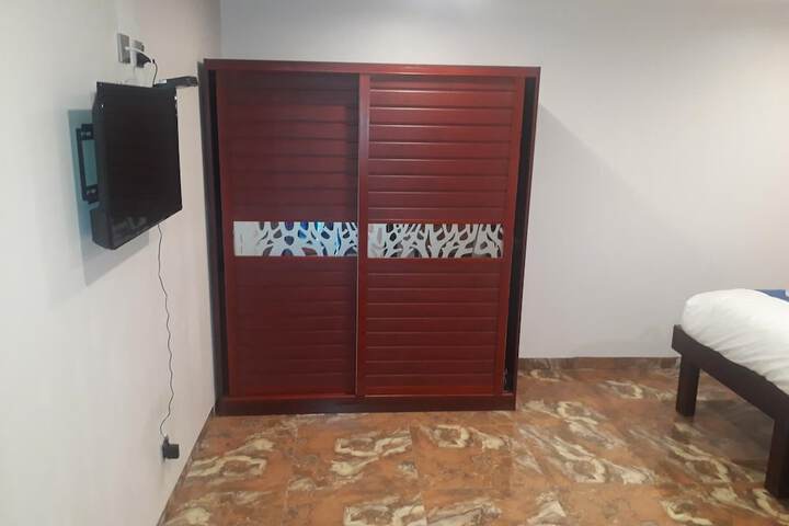 Room 4 of 41