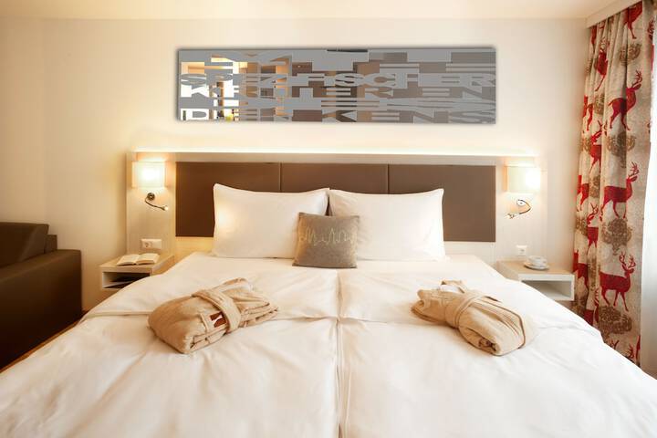 Room 4 of 125