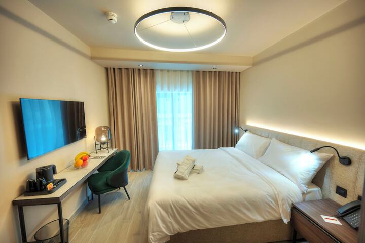 Room 8 of 71