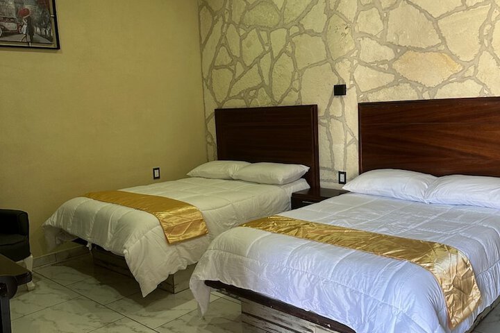 Room 9 of 40
