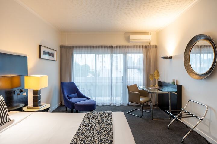 Room 13 of 81