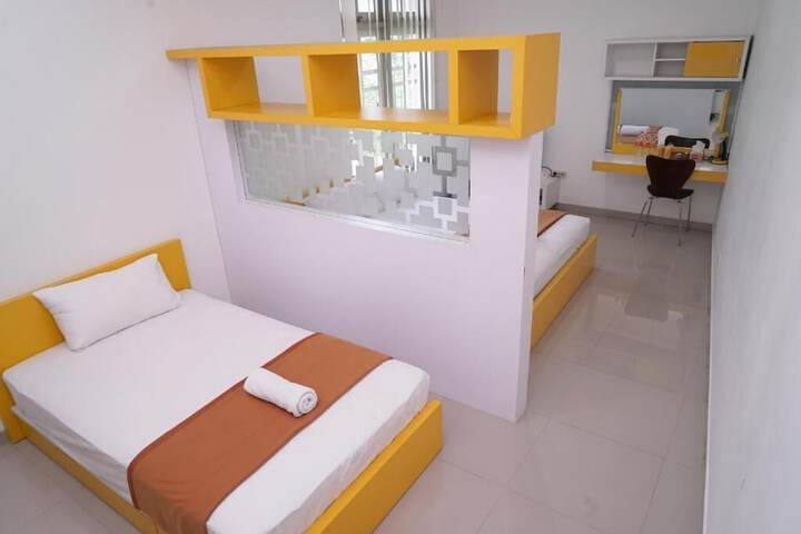 Room 13 of 44