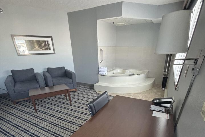 Room 33 of 53