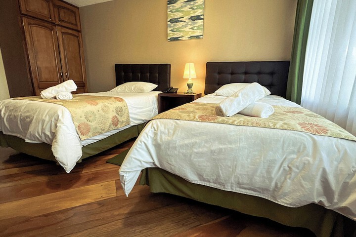 Room 16 of 28