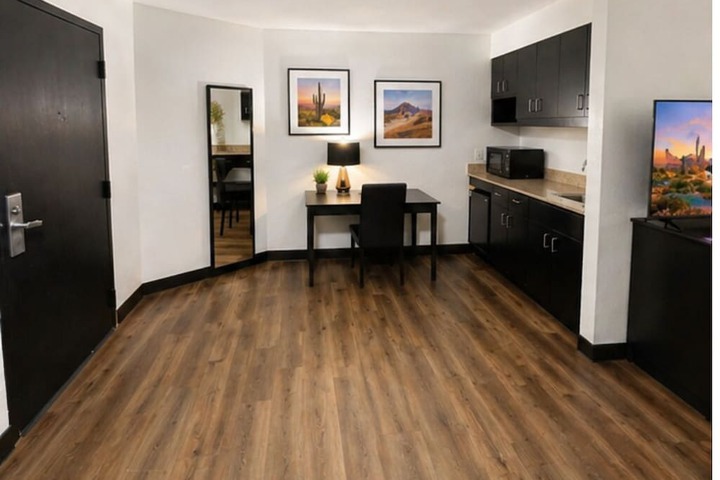 Room 5 of 18