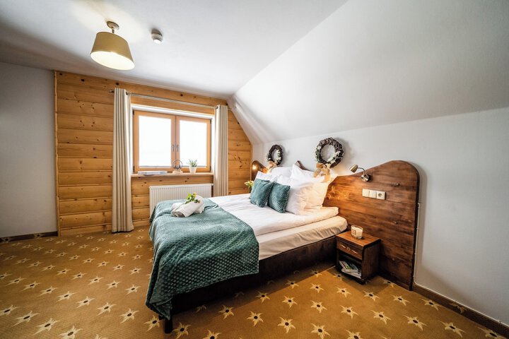 Room 10 of 52