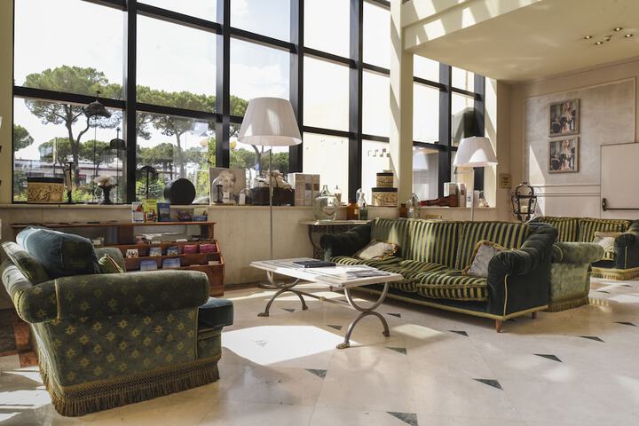 Hotel Interior 9 of 79