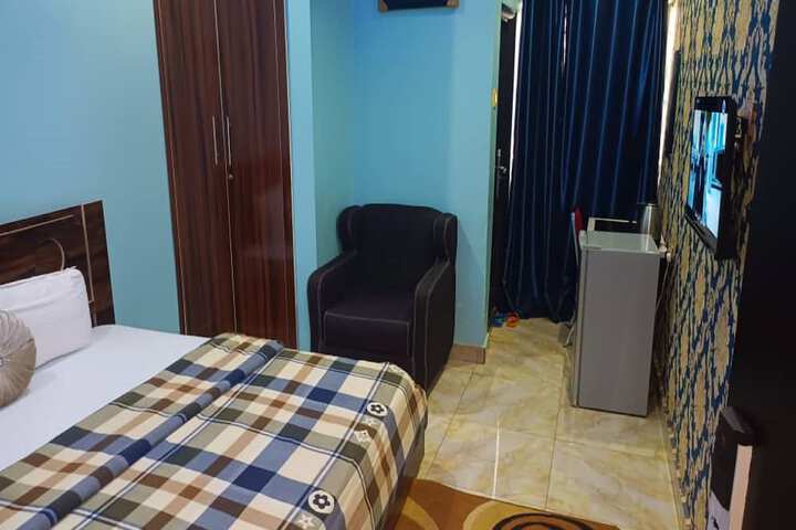 Room 7 of 63