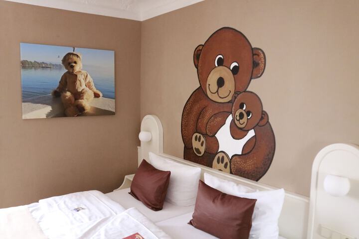 Room 3 of 92