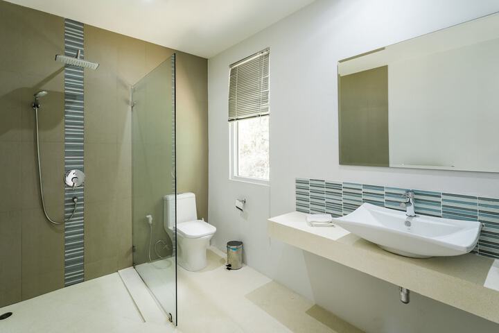 Room 15 of 22