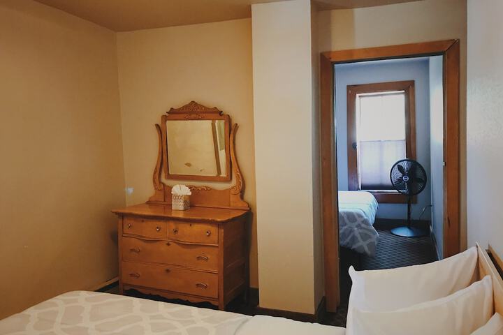 Room 32 of 68