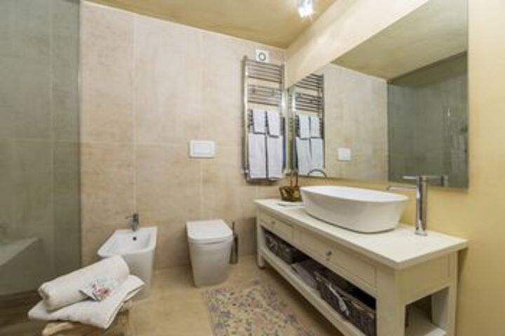 Room 3 of 23