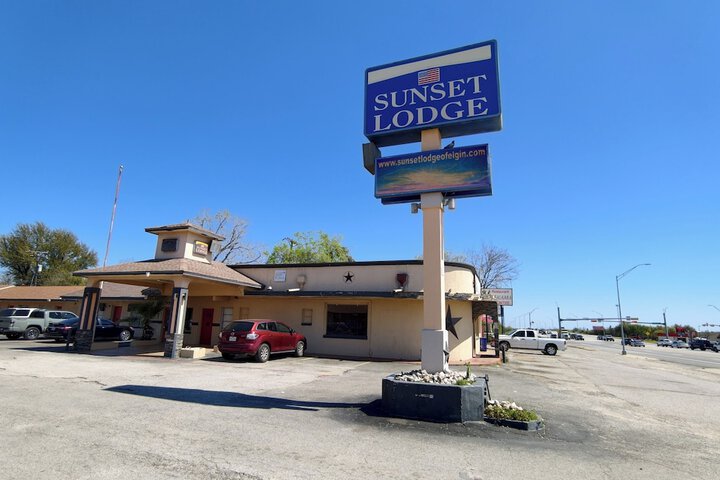Photo of Sunset Lodge Elgin Near U.S. 290 by Hotel O