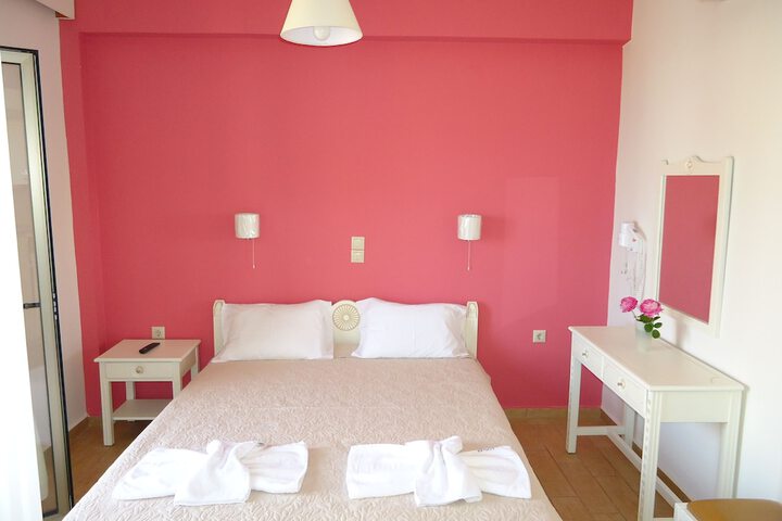 Room 3 of 63