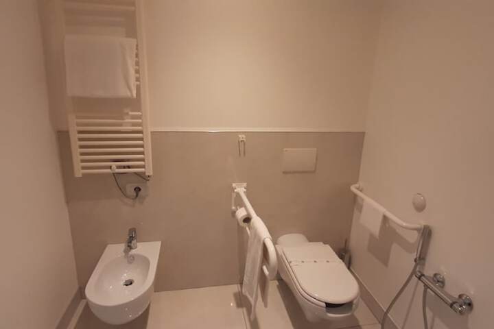 Room 26 of 47