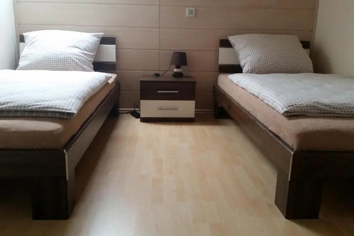 Room 7 of 10