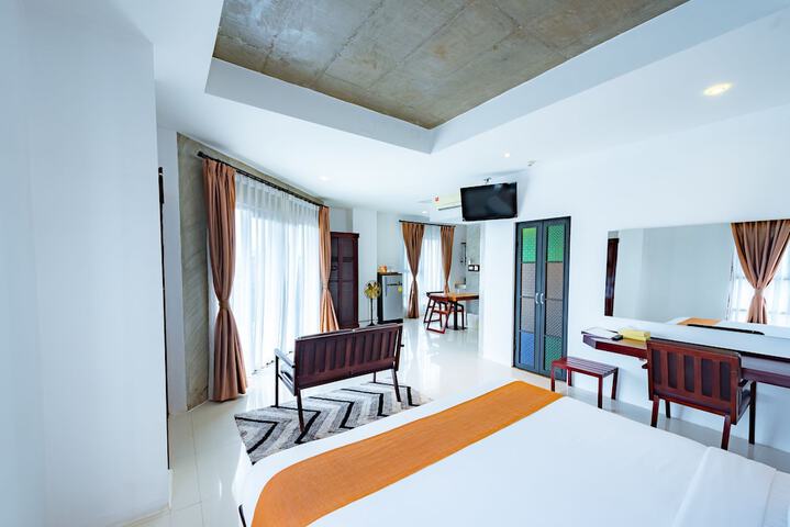 Room 9 of 40