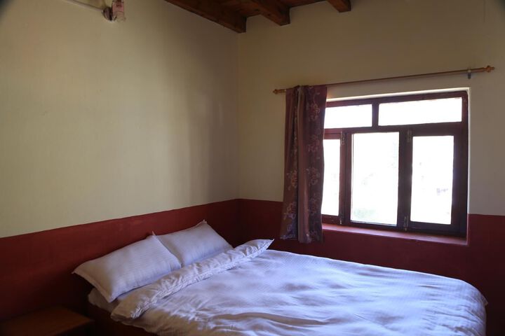 Room 16 of 18
