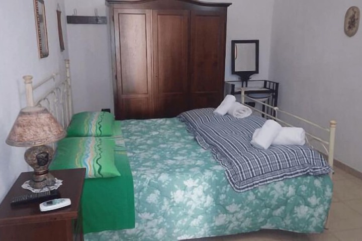 Room 7 of 68