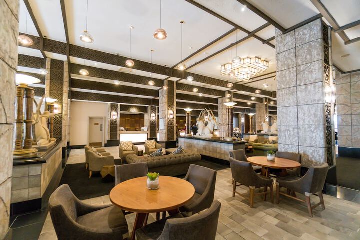Entrance & Lobby