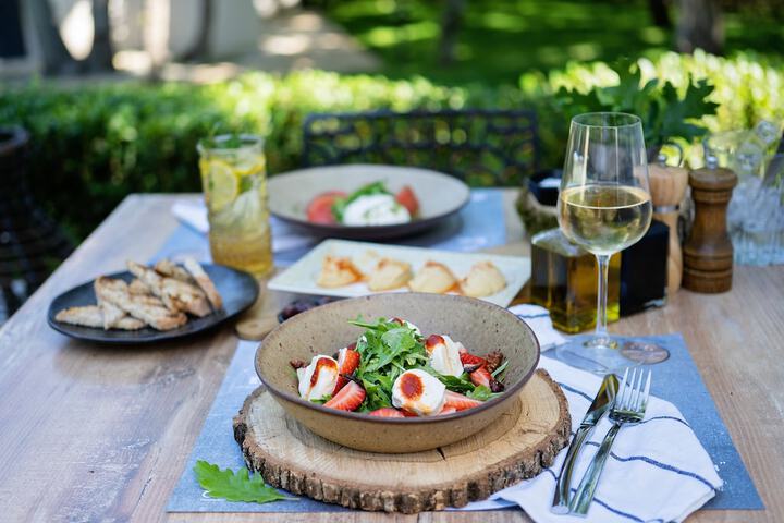 Dining 58 of 72