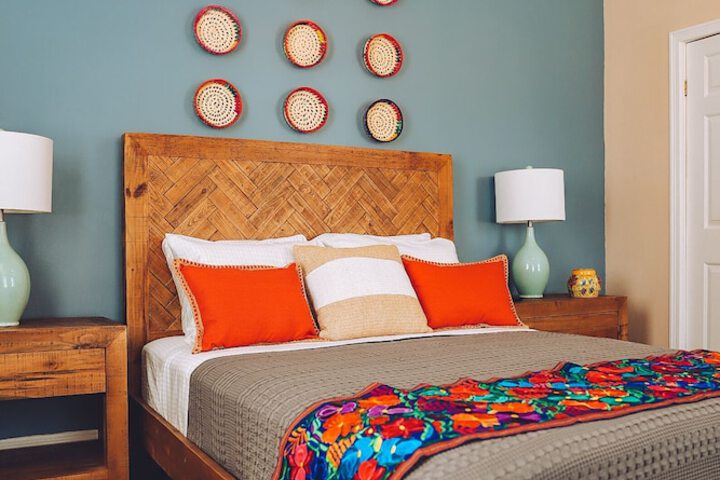 1 Queen Bed (31 of 40)