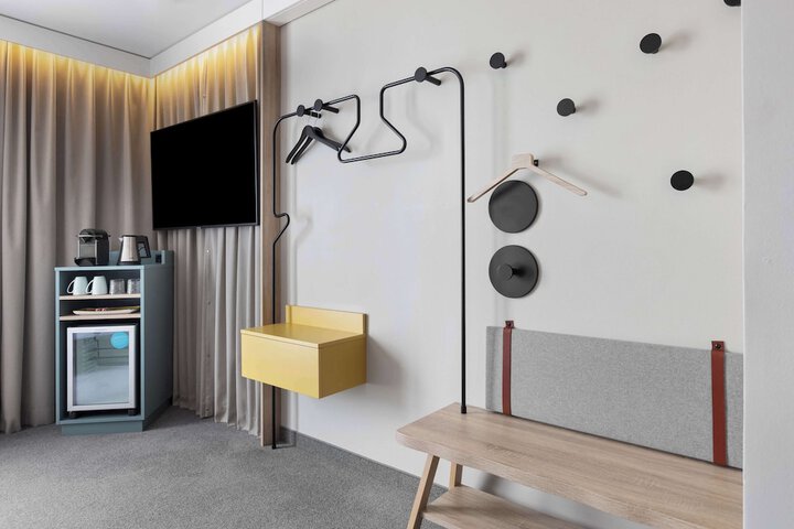 Room 36 of 100