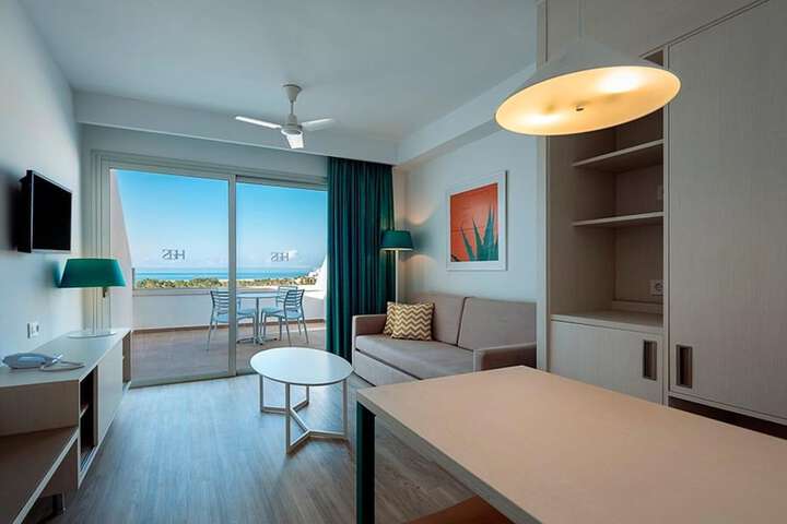 Room 18 of 42