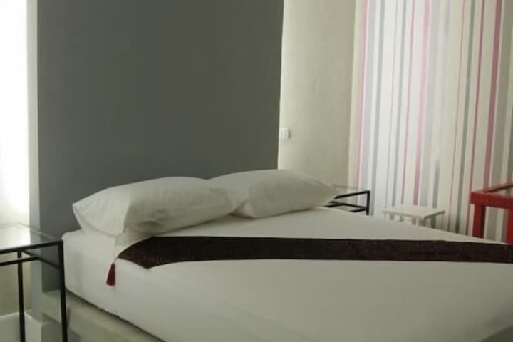 Room 4 of 24
