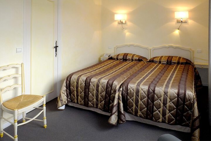 Room 10 of 53