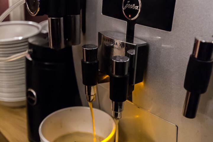 Breakfast/Coffee Service 100 of 128