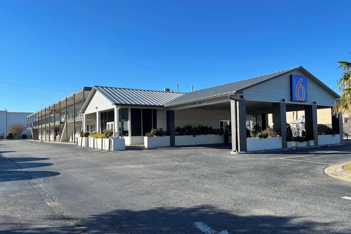 Hotel Entry