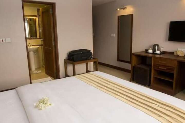 Room 21 of 30