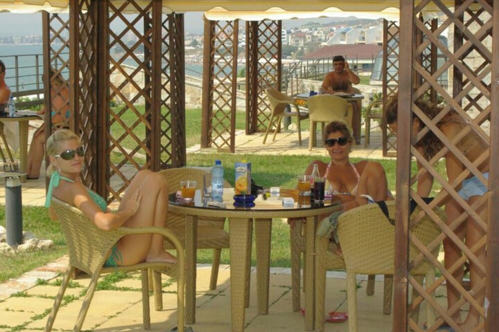 Lounge 96 of 137