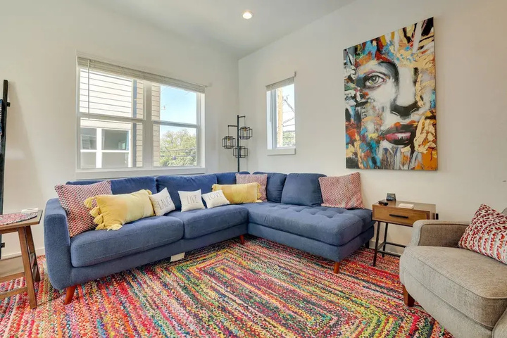 Exterior of Modern Oasis: Steps to River Walk & Alamo Park!