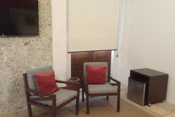 Room 4 of 44